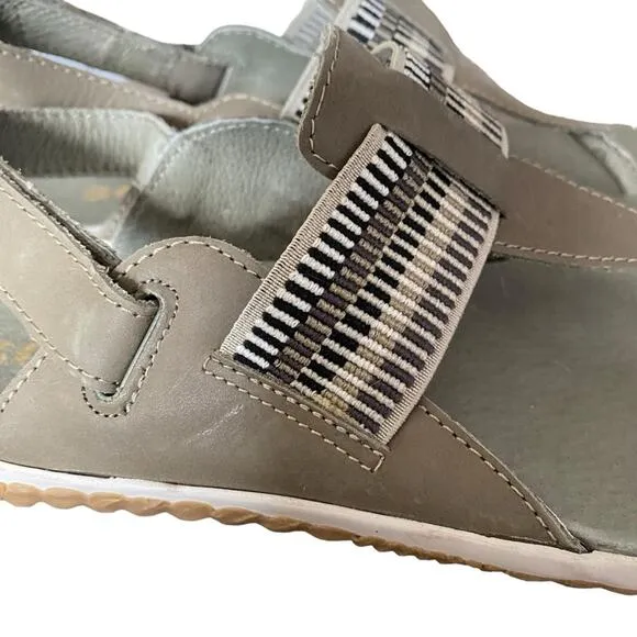 Sorel Out N About Plus Walking Leather Sage Green Sandals size 9.5