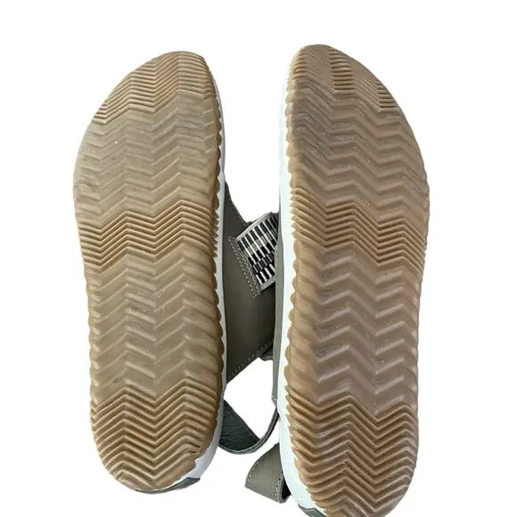 Sorel Out N About Plus Walking Leather Sage Green Sandals size 9.5