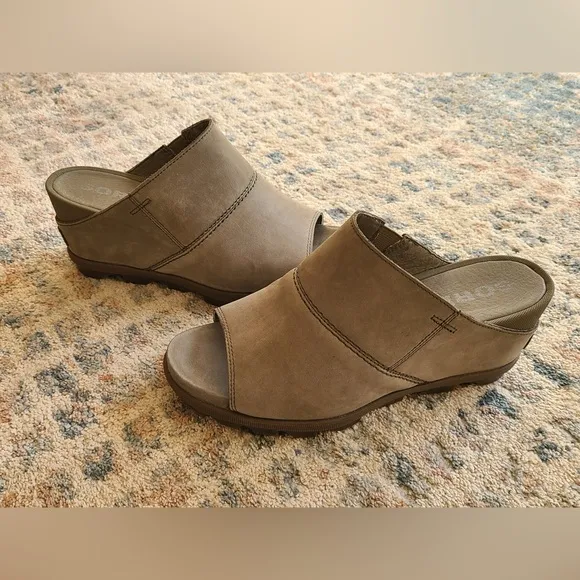 Sorel Wedge Mule Sandal Open Toe Gray Suede Lug Sole Slide Slip-On Shoes Size 10