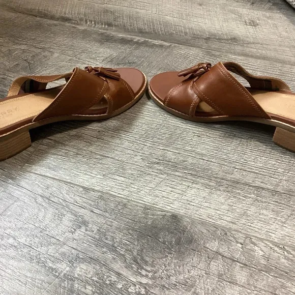 Sperry Seaport Tassel City Sandals Size 8