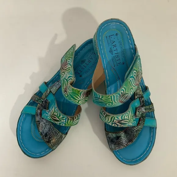 Spring Step L’Artiste Women’s Bright Turquoise Self Adhesive Closure Sandals 38