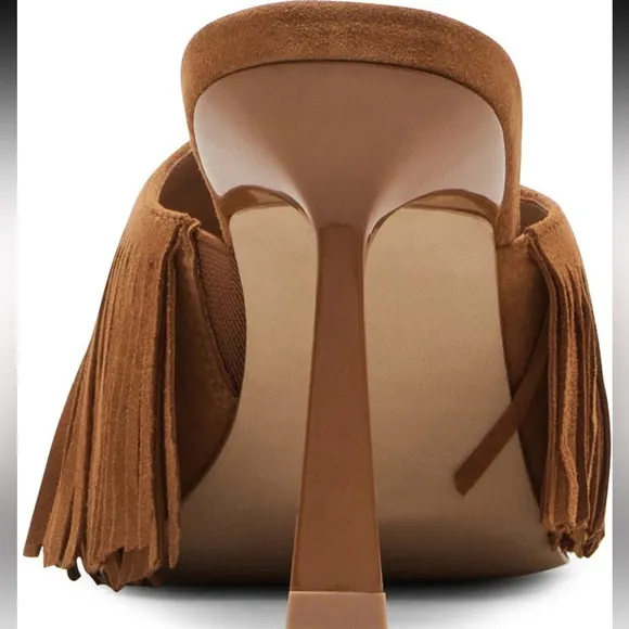 STEVE MADDEN REVOLVE NWBMorina Sandals in Cognac Suede Fringe