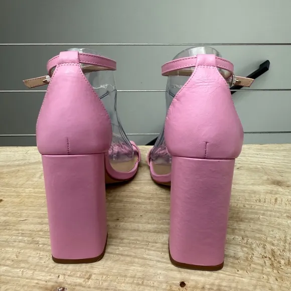 Steve Madden Tiaa Block Heeled Sandal Ankle Strap Pink Patent Leather 9.5 NWOT