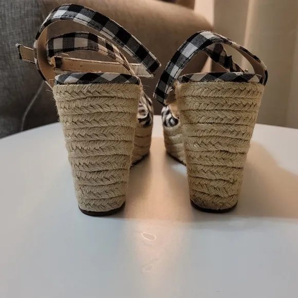 Steve Madden Valinda Peep Toe Black Plaid Wedge Espadrilles Sandals Size 8