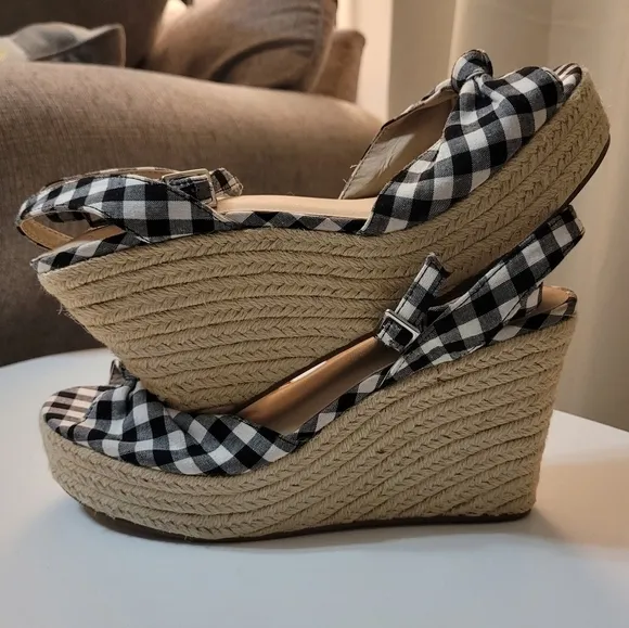 Steve Madden Valinda Peep Toe Black Plaid Wedge Espadrilles Sandals Size 8