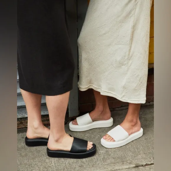 STEVE MADDEN White Platform Square Toe Flat Wedge Beach Slides Sandals Leather