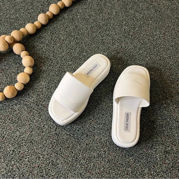 STEVE MADDEN White Platform Square Toe Flat Wedge Beach Slides Sandals Leather