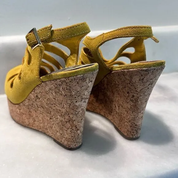 Steve Madden Womens Wedge Sandals Adjustable Buckle Mustard Yellow Suede US 6.5
