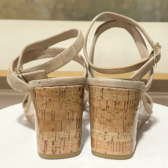 🌹STUART WEITZMAN🌹 Ave Cork Wedge Heel Suede Sandals Size: 9