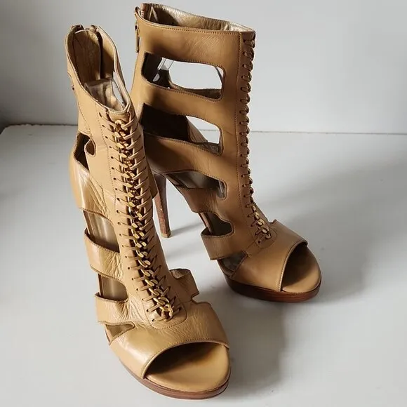 STUART WEITZMAN | Leather Chain Accents Gladiator Sandals heels beige sz 8M