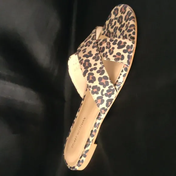 Stuart WeitzmanRoza Leopard Print Leather Sandals. Size 6B