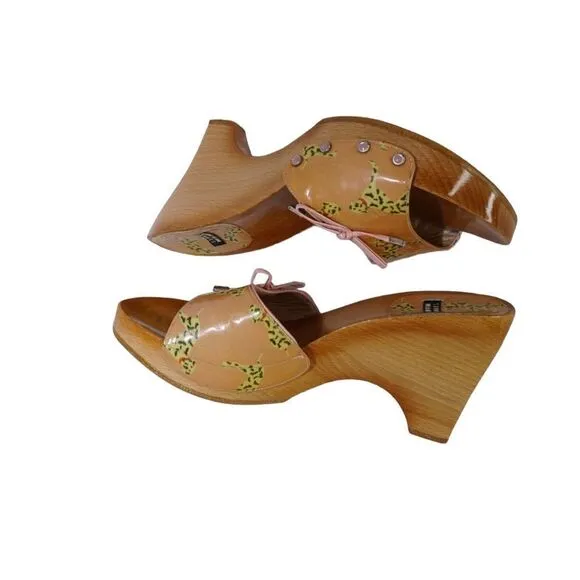 Stuart Weitzman Dalmation Dog Wooden Platform Wedge Sandals, Size 7