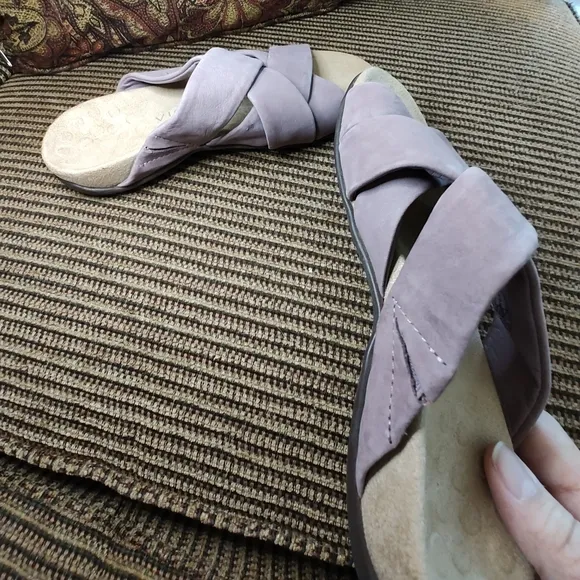 Stylish Vionic Juno Lavender  Slip-On Slide Suede Sandals  Women's Size 6