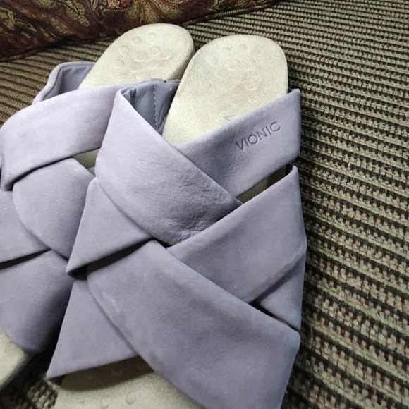 Stylish Vionic Juno Lavender  Slip-On Slide Suede Sandals  Women's Size 6