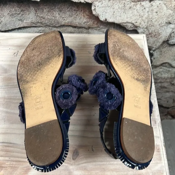 Stylish Women's Navy Sandals Tory Burch size 9.5. S59