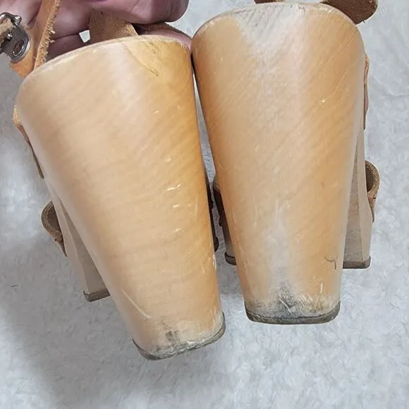 Swedish Hasbeens Womens US 7 Beige Tan Wood Clog Ankle Strap Sandals Nature 37