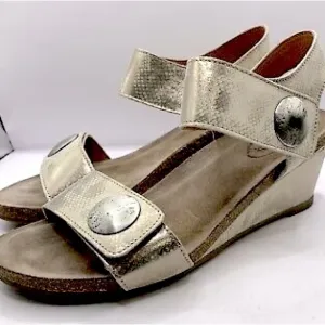Taos Footwear Women's Carousel 2 Wedge Sandal size 41 or 10.5