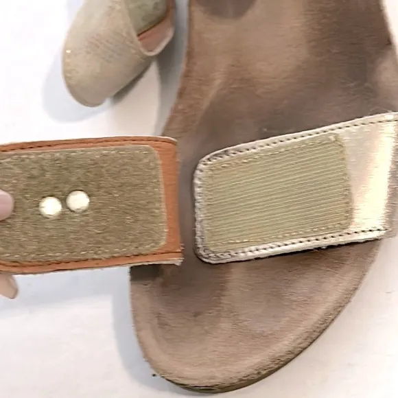 Taos Footwear Women's Carousel 2 Wedge Sandal size 41 or 10.5