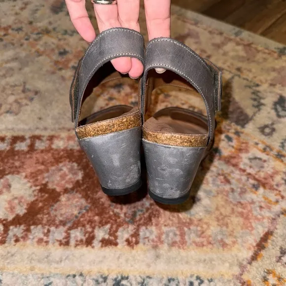 Taos Orthopedic Gray Leather Double Strap Cork Wedge Sandals Size 11