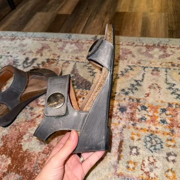 Taos Orthopedic Gray Leather Double Strap Cork Wedge Sandals Size 11