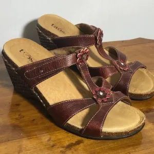 Taos Sandal Womens 7 Red Brown Tender Wedge Leather Slip On Flower Rhinestone