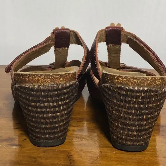 Taos Sandal Womens 7 Red Brown Tender Wedge Leather Slip On Flower Rhinestone