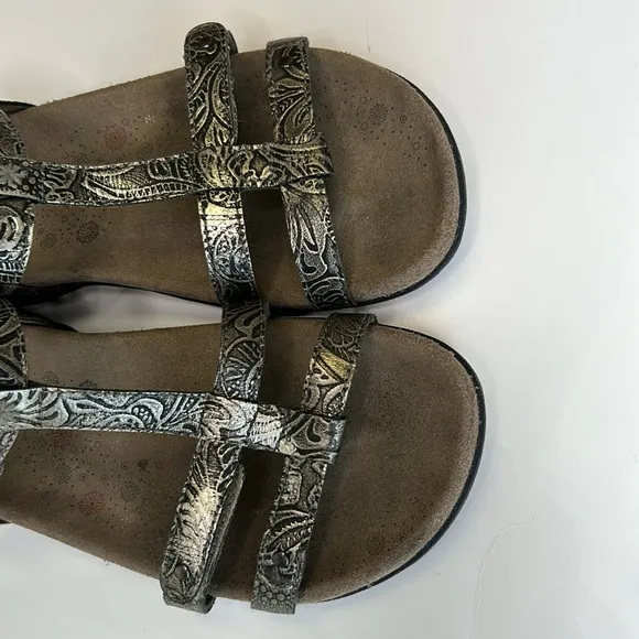 Taos Trophy Leather Sandals Floral in Pewter Casual Outdoors Dressy Beauty 6