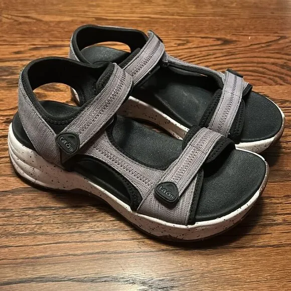 Taos Super Side Women's Gray Emboss Sandals Size 7 Sporty Athleisure