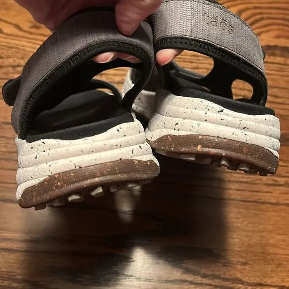 Taos Super Side Women's Gray Emboss Sandals Size 7 Sporty Athleisure
