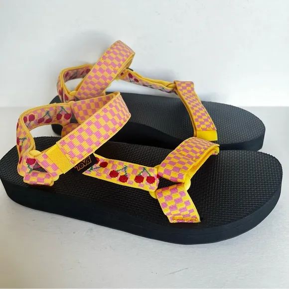 Teva Midform Universal Sandal - Cherries - Men Size 11 / Women Size 13 / EU 44.5