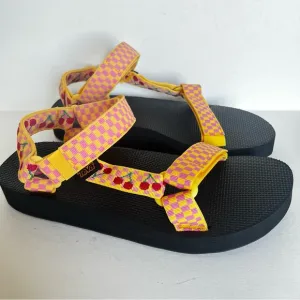 Teva Midform Universal Sandal - Cherries - Men Size 11 / Women Size 13 / EU 44.5