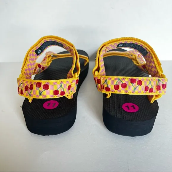 Teva Midform Universal Sandal - Cherries - Men Size 11 / Women Size 13 / EU 44.5