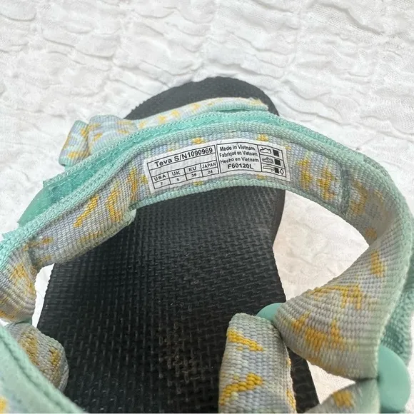 Teva Midform Universal Triton Cascade Size 7