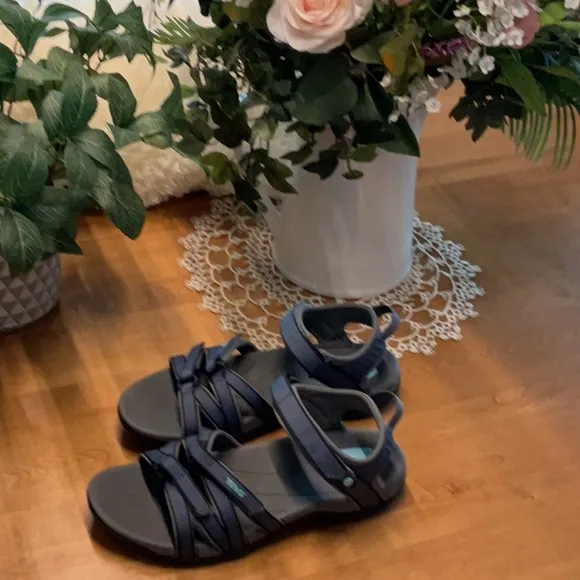 TEVA - Women's Tirra Hiking Sandal - NEW
