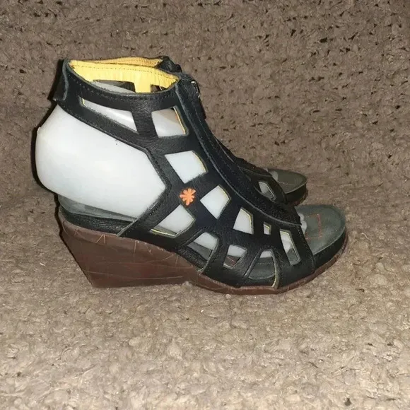THE ART COMPANY-Black Leather-Cage Cut-Out-Top Zip Sandals-Sz 37-Near Mint