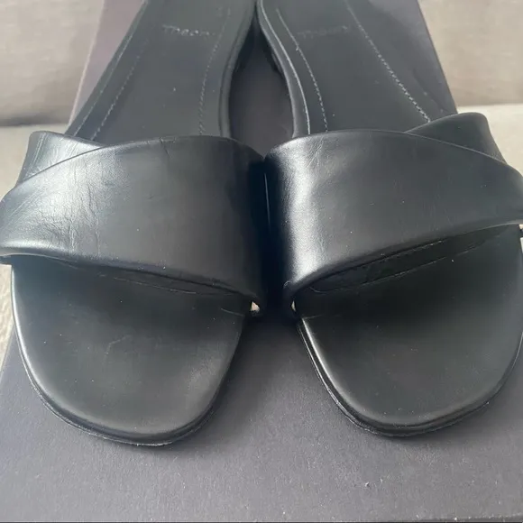 THEORY Sandals
