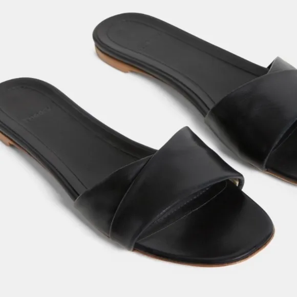 THEORY Sandals