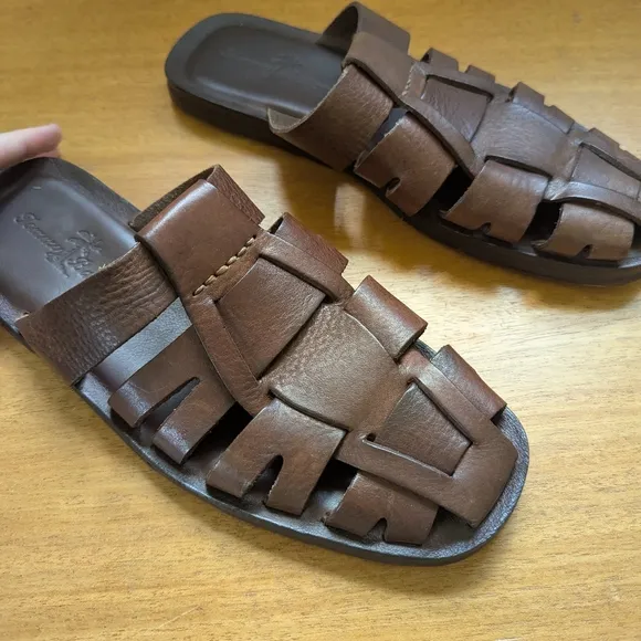 Tommy Bahama Brown Leather Jerusalem Sandals Fisherman Slide