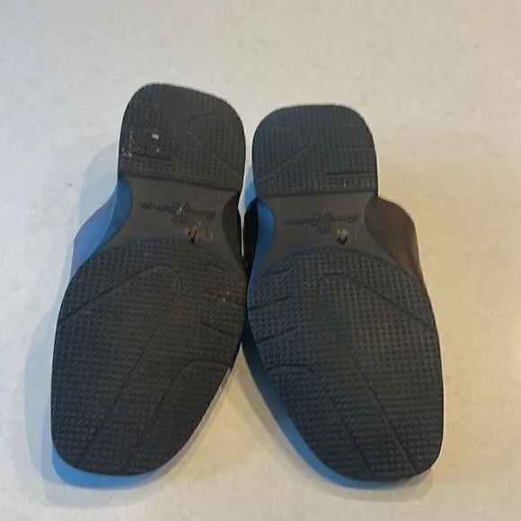 Tommy Bahama men’s Baja beach leather sandals size 11 excellent shape brown.