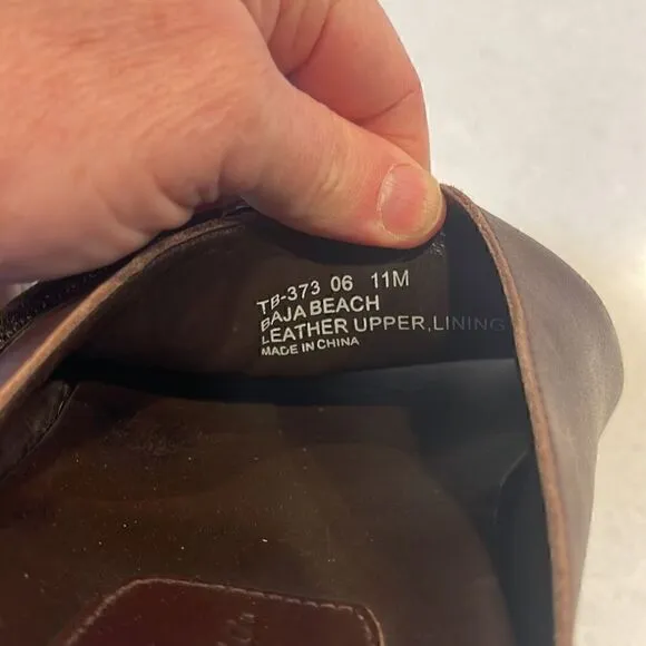 Tommy Bahama men’s Baja beach leather sandals size 11 excellent shape brown.