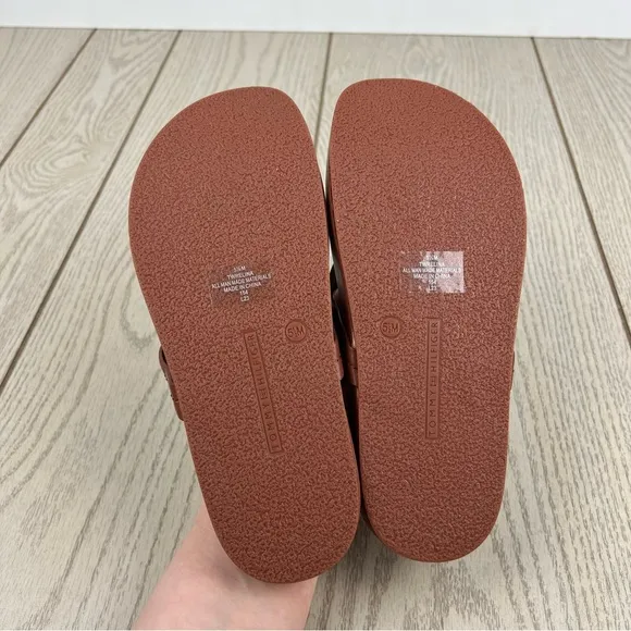 Tommy Hilfiger Women's Large TH Logo Relina Footbed Sandals 5.5M Med Brown $69
