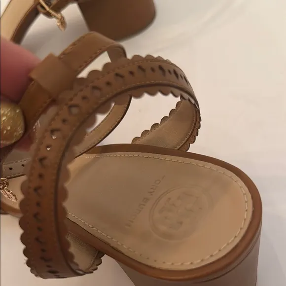 Tory Burch 9-1/2 Tan Marguerite Perforated Flower Detail Sandals
