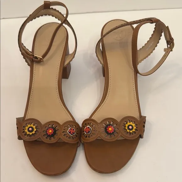 Tory Burch 9-1/2 Tan Marguerite Perforated Flower Detail Sandals