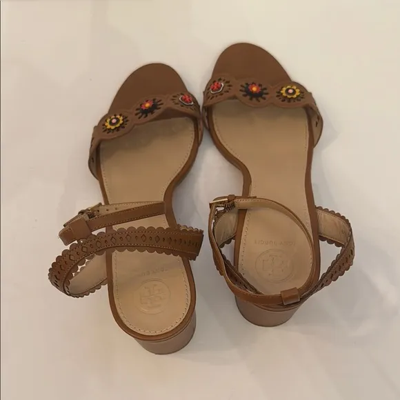 Tory Burch 9-1/2 Tan Marguerite Perforated Flower Detail Sandals