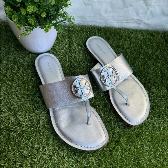 Tory Burch Benton Band Sandal SilverMetallic size 9 gently used
