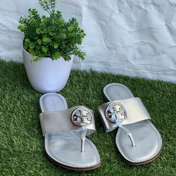 Tory Burch Benton Band Sandal SilverMetallic size 9 gently used