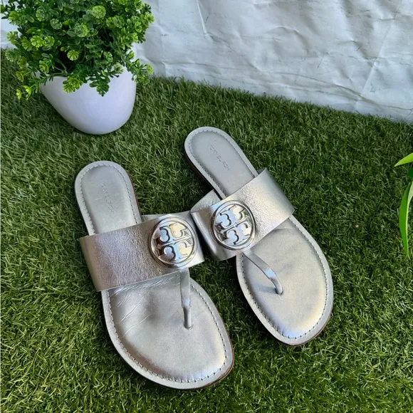 Tory Burch Benton Band Sandal SilverMetallic size 9 gently used