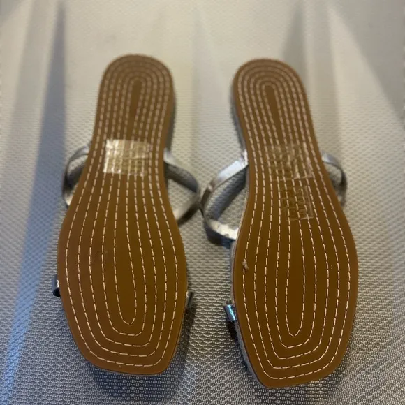 Tory Burch BRAND NEW Silver Patent Espadrille Sandals with Iconic Medallion