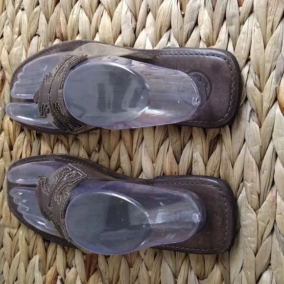 Tory Burch full logo brown leather slip on sandals 8