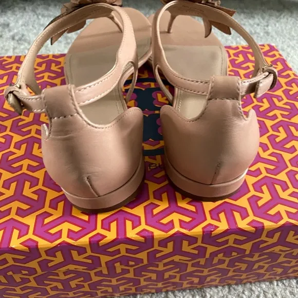 Tory Burch leather nude sandals sz.7,5